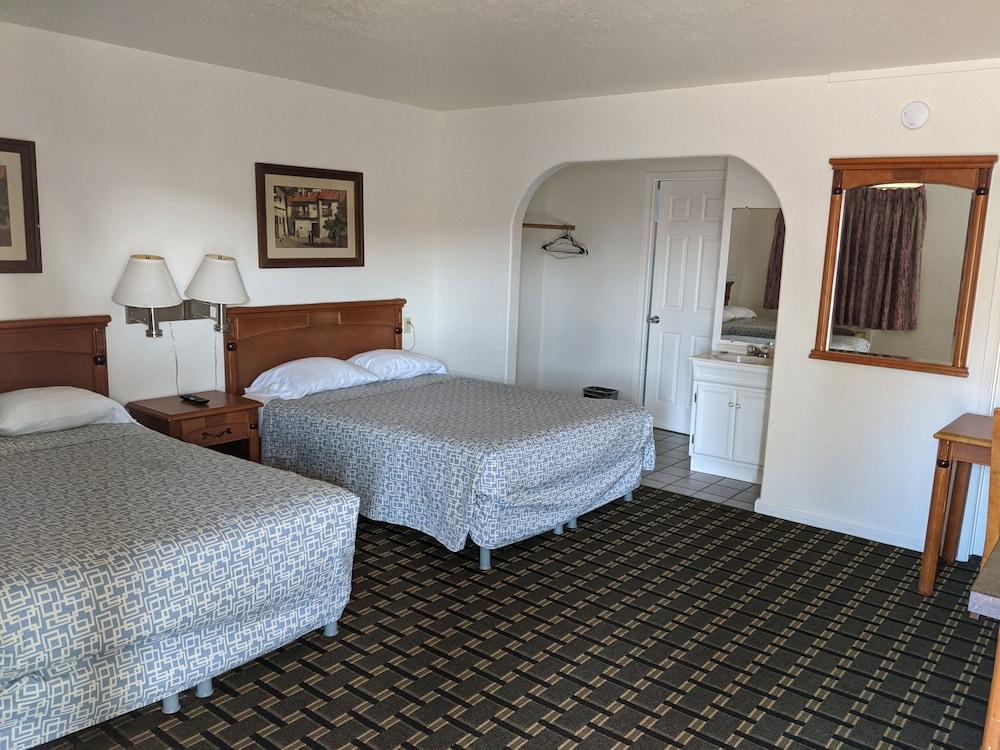 Deluxe Inn