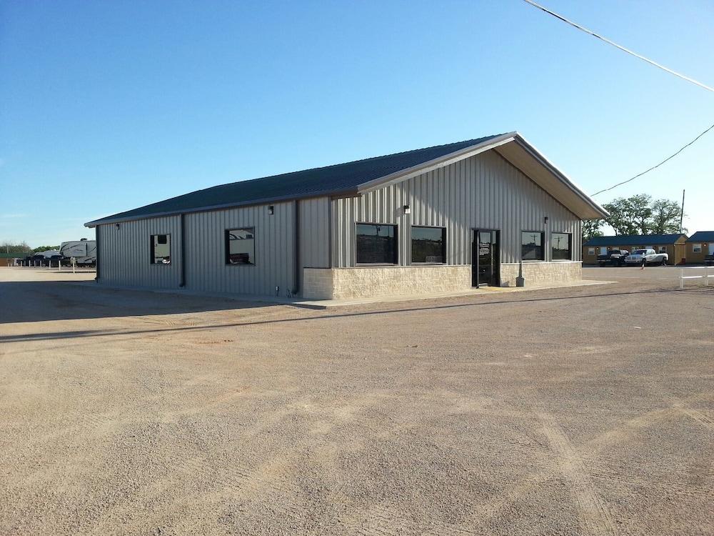 Elite Cabins And RV Park