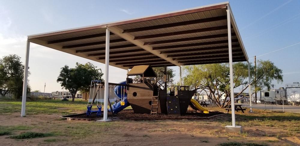 Elite Cabins And RV Park