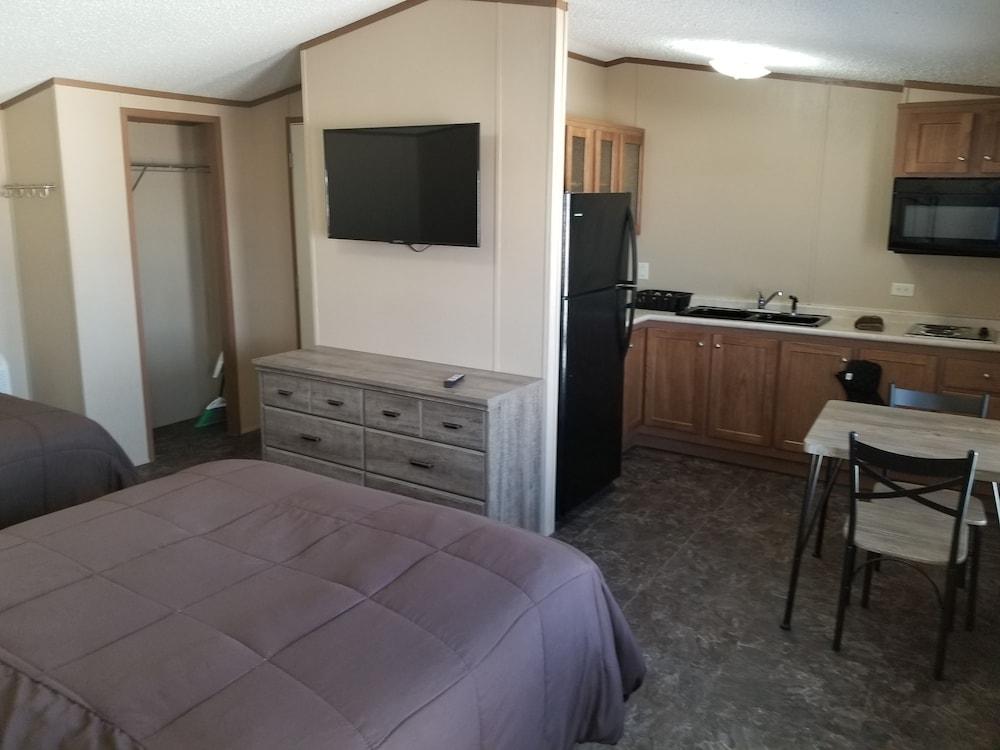 Elite Cabins And RV Park