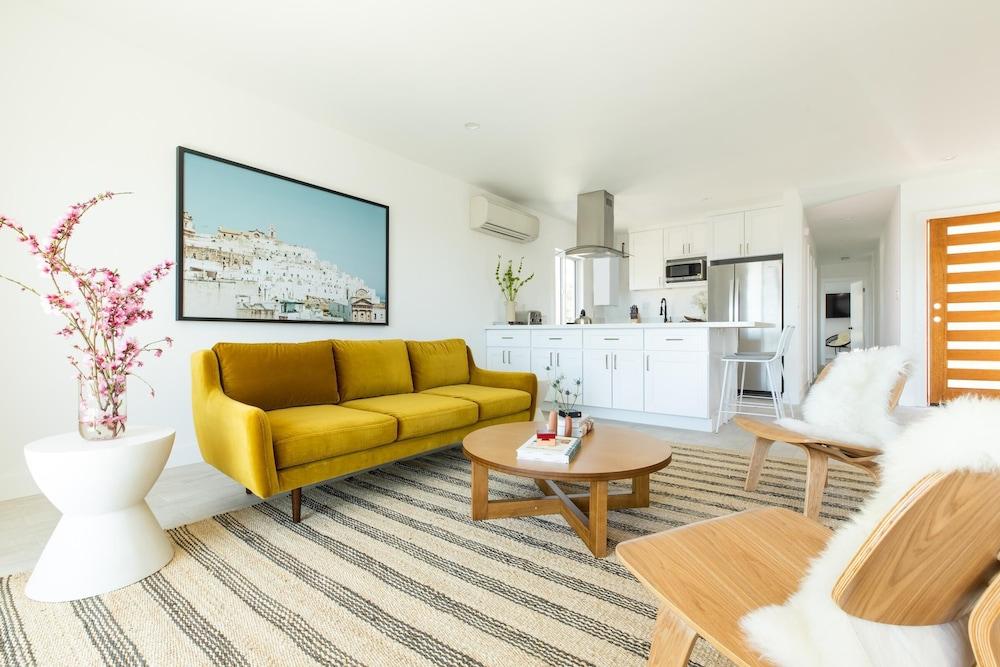 Avalon Buyout 1 by AvantStay