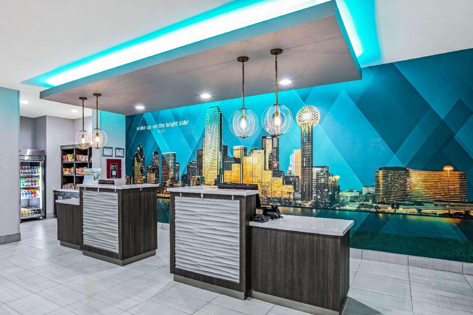 La Quinta Inn & Suites by Wyndham Euless