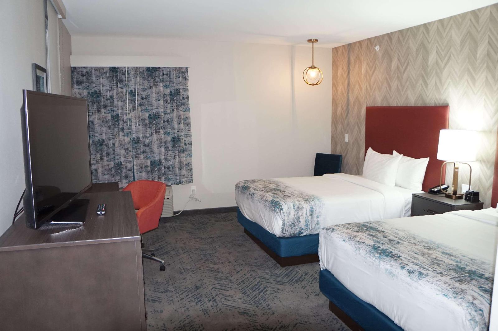 La Quinta Inn & Suites by Wyndham Euless