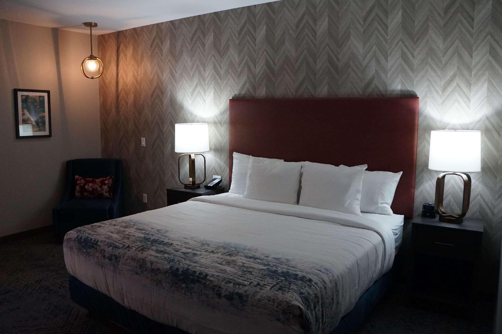 La Quinta Inn & Suites by Wyndham Euless