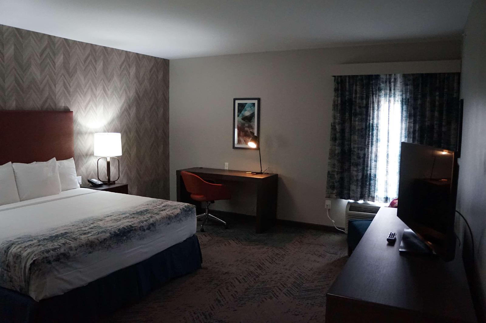 La Quinta Inn & Suites by Wyndham Euless
