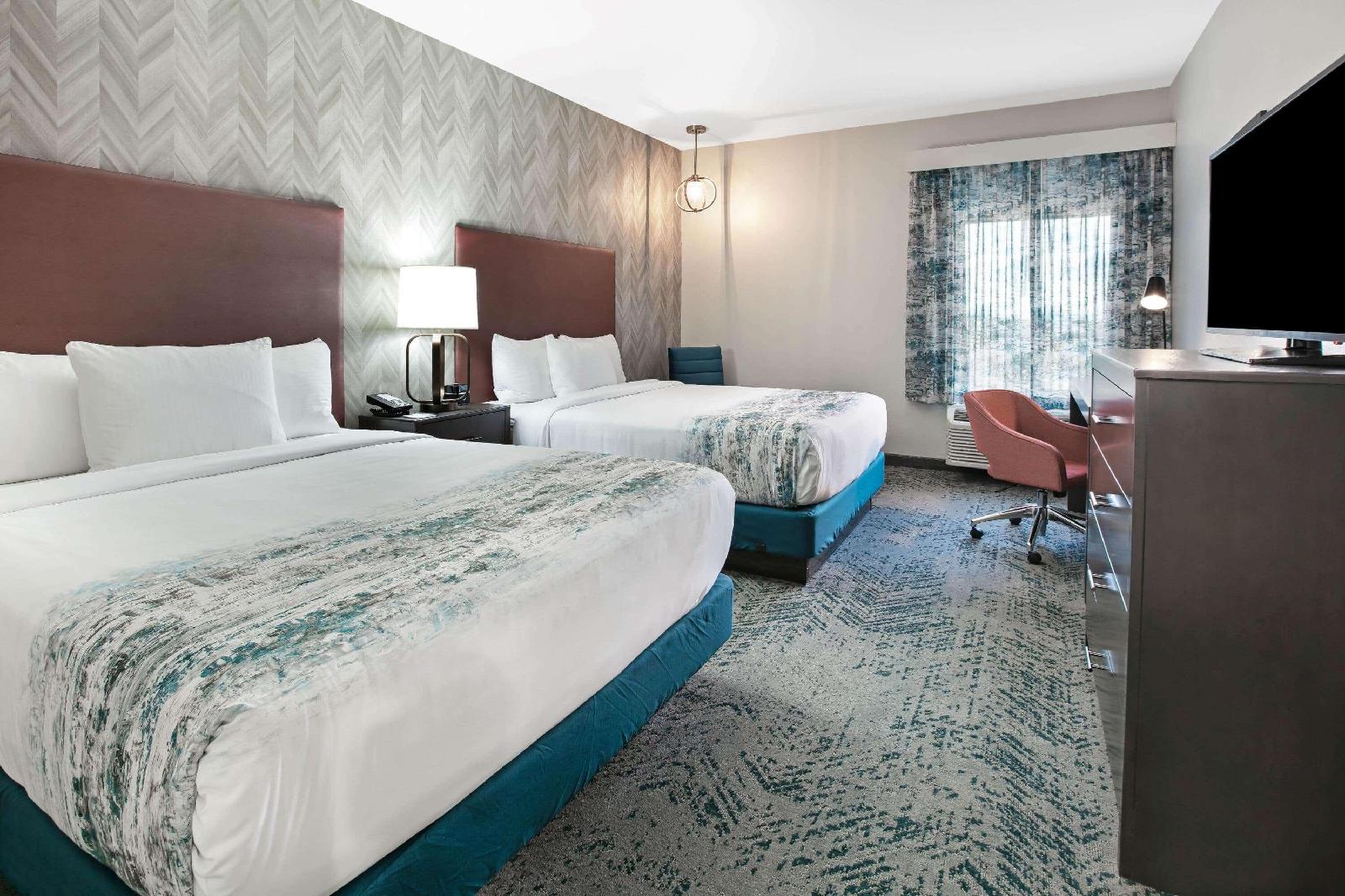 La Quinta Inn & Suites by Wyndham Euless
