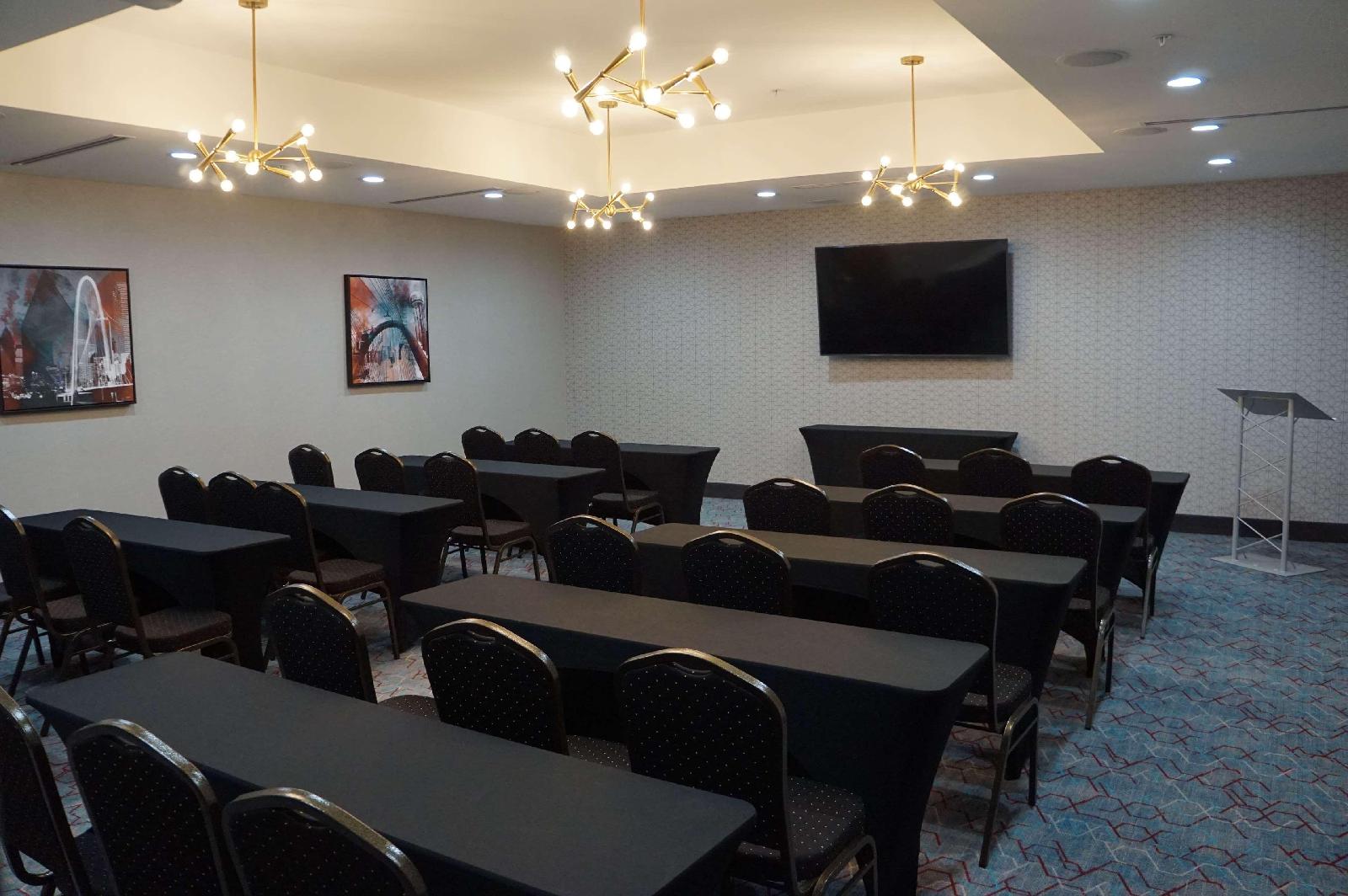 La Quinta Inn & Suites by Wyndham Euless