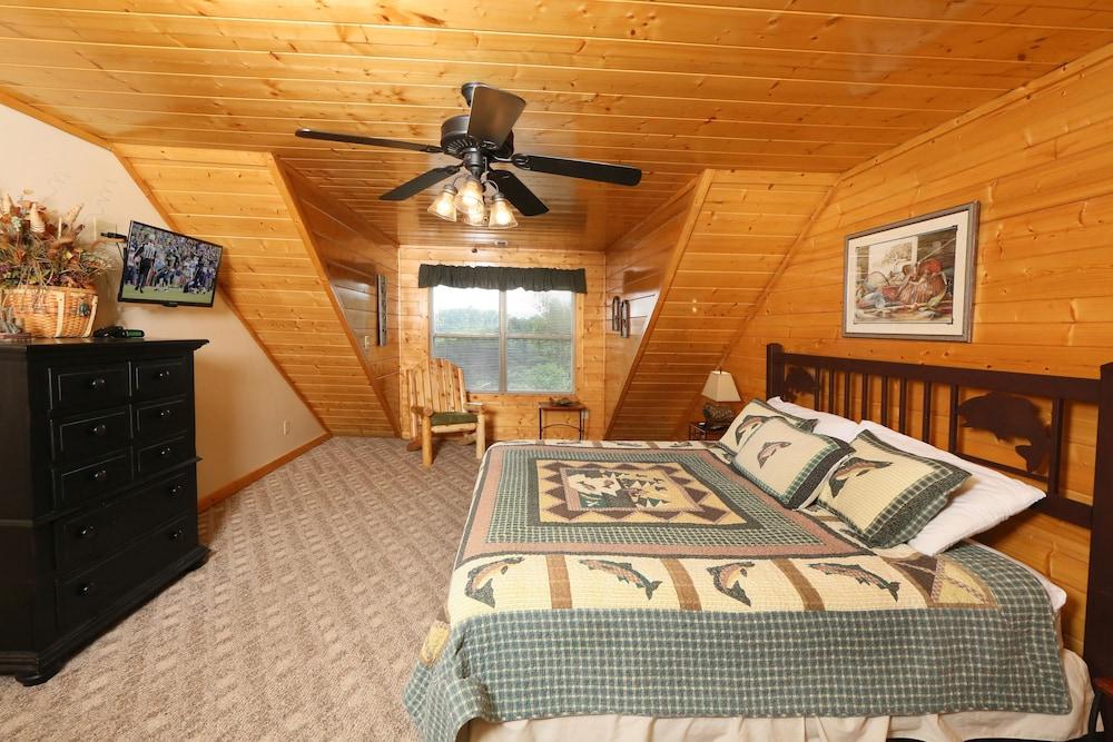 Mountain Shadow Lodge