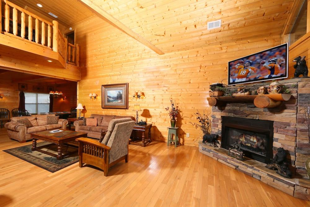 Mountain Shadow Lodge