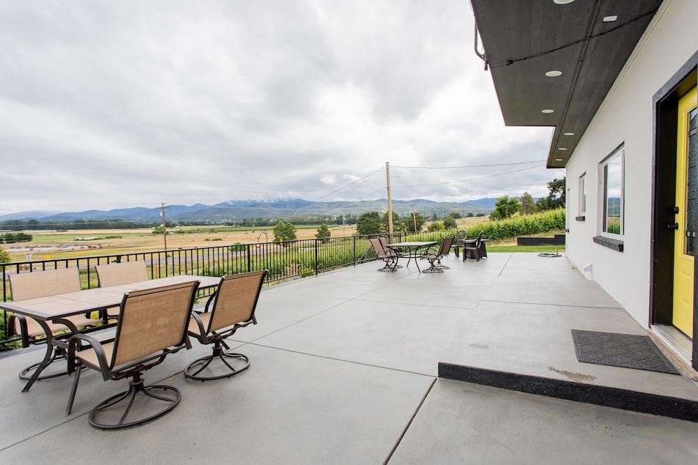 Hummingbird Estate