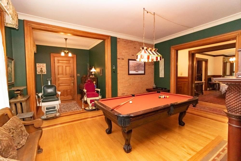 Saratoga Dreams Bed And Breakfast