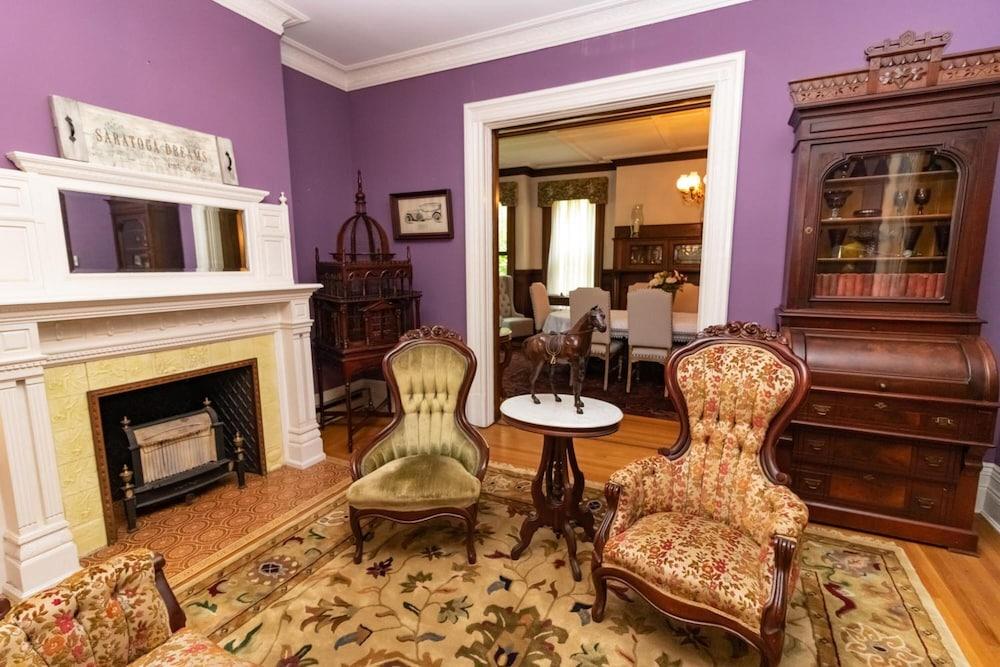 Saratoga Dreams Bed And Breakfast