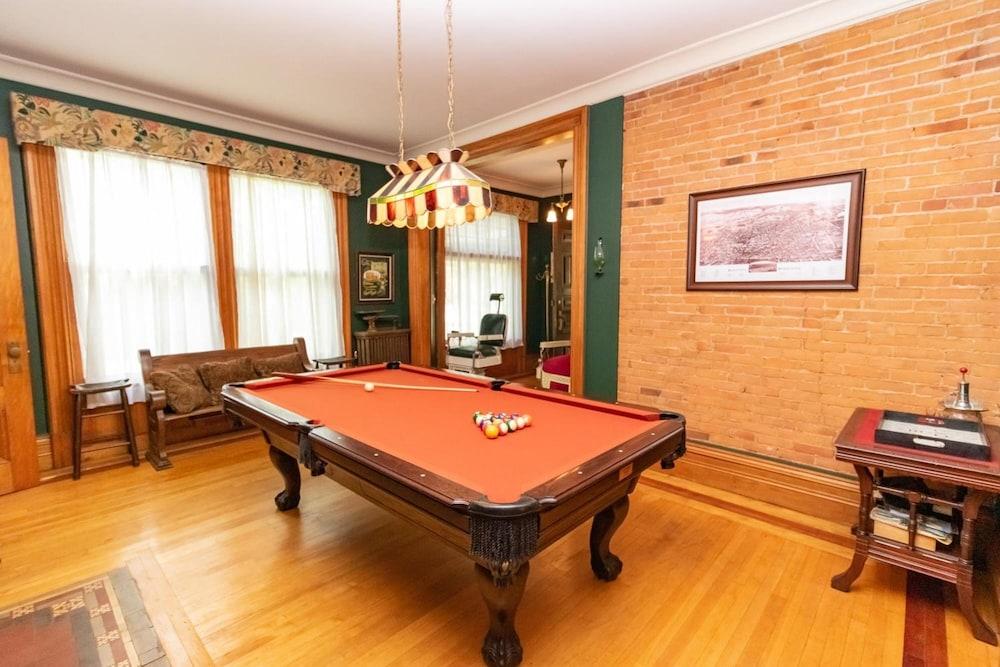 Saratoga Dreams Bed And Breakfast