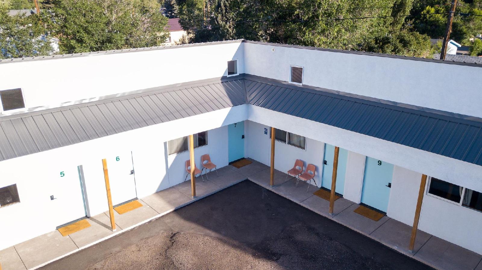Mellow Moon Motor Lodge