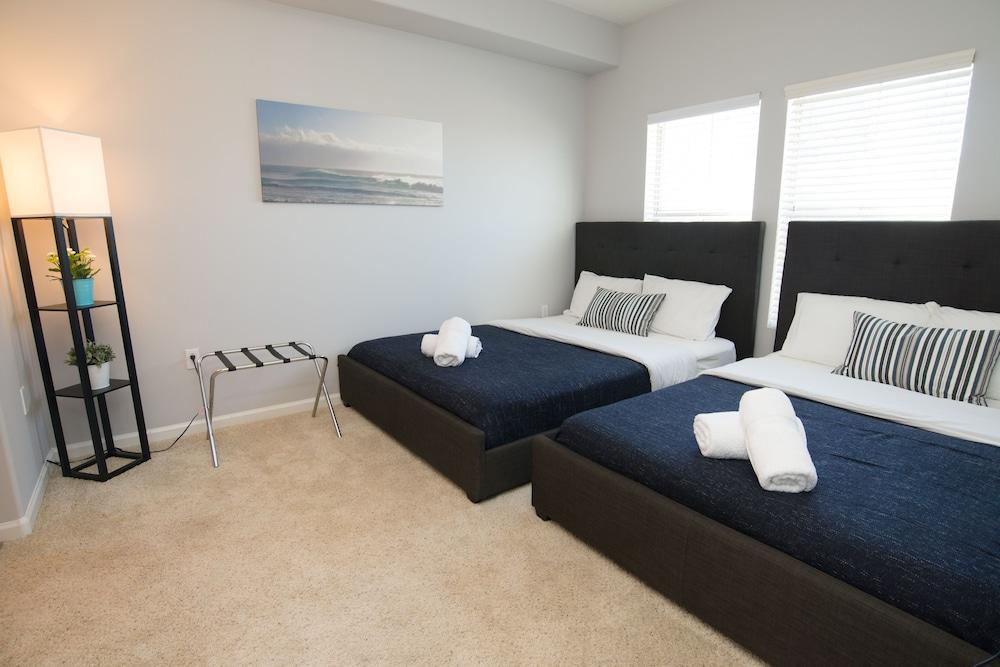 West Hollywood Deluxe Suites