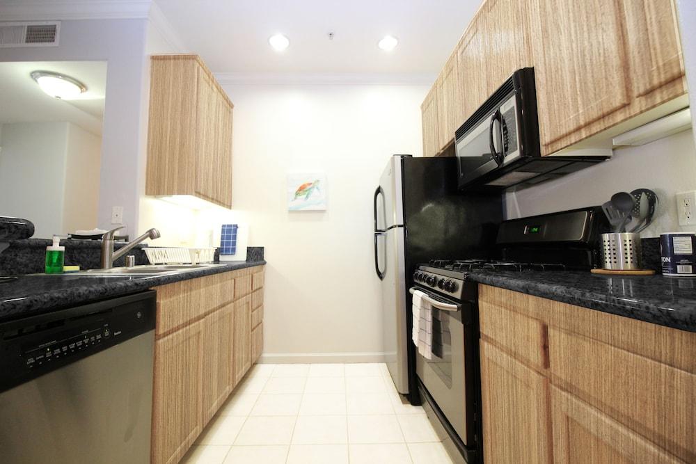 West Hollywood Deluxe Suites