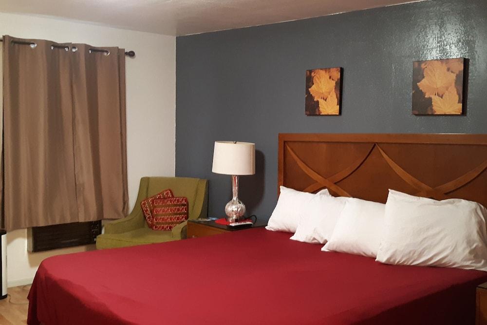 OYO Hotel Rose's Willcox - North Haskell Ave