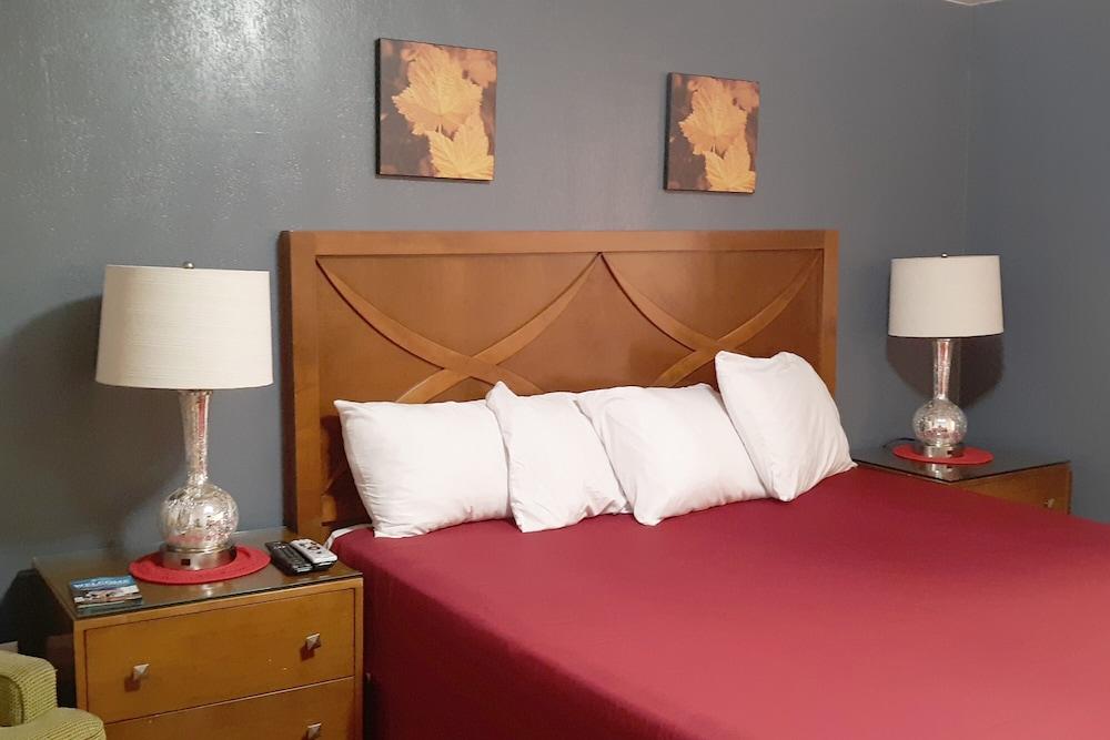 OYO Hotel Rose's Willcox - North Haskell Ave