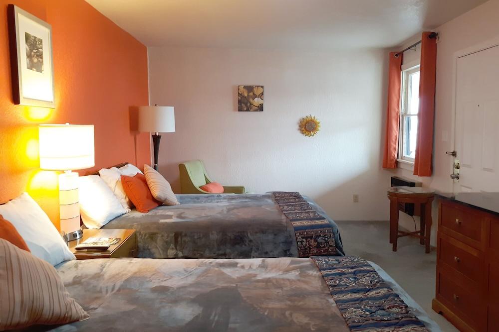 OYO Hotel Rose's Willcox - North Haskell Ave