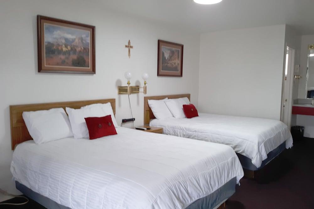 OYO Hotel Rose's Willcox - North Haskell Ave