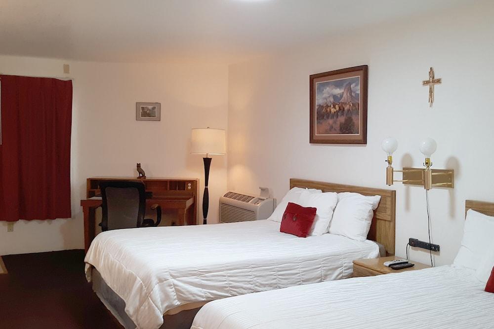 OYO Hotel Rose's Willcox - North Haskell Ave