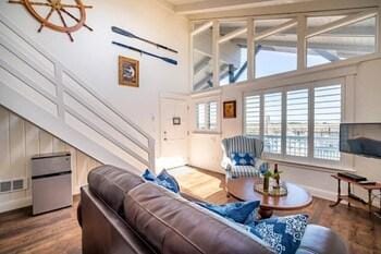 Bandon Marina Inn