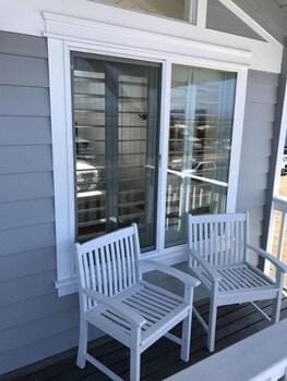Bandon Marina Inn