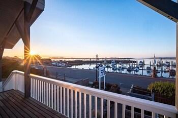 Bandon Marina Inn