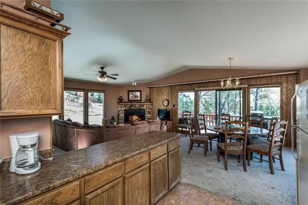 Sisters Mountain Home
