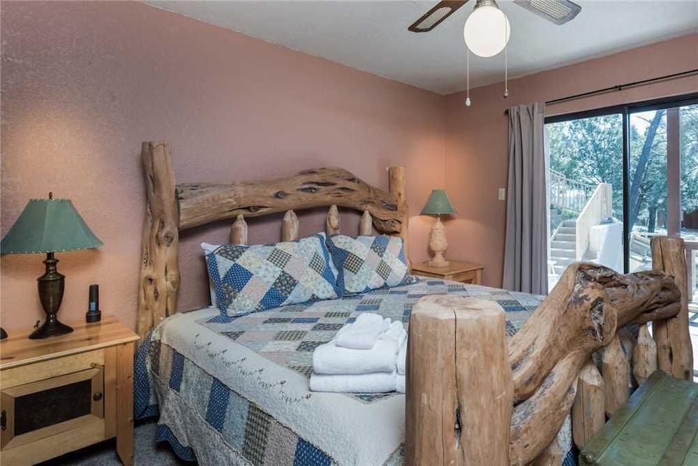 Sisters Mountain Home