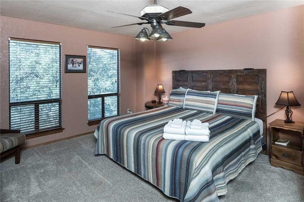 Sisters Mountain Home