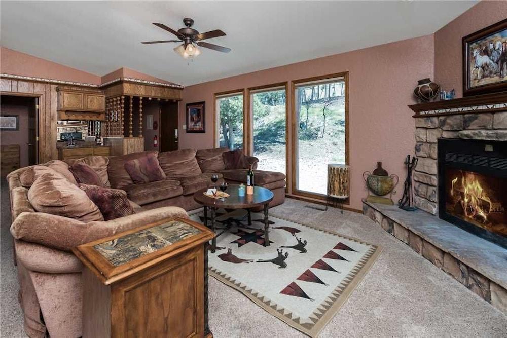 Sisters Mountain Home