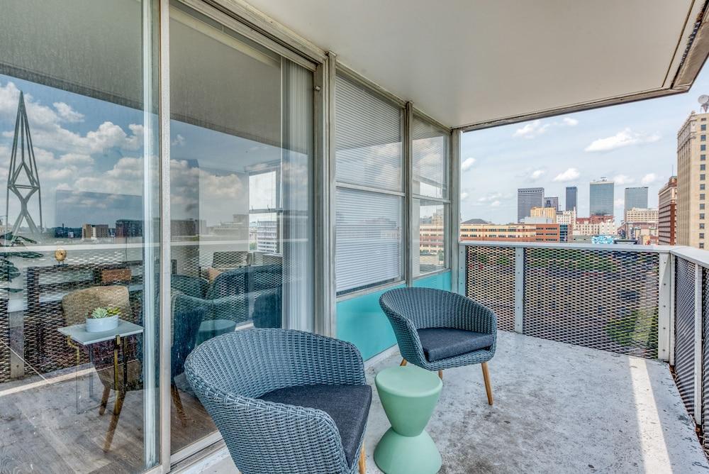 800 Tower City Club Apartments