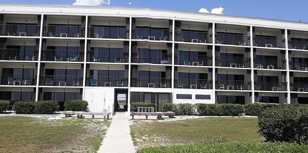 The Surf Suites
