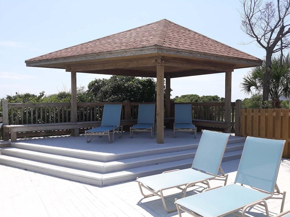 The Surf Suites