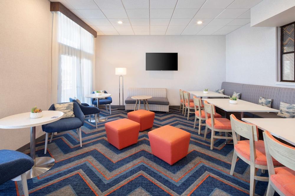 Hampton Inn Santa Cruz West