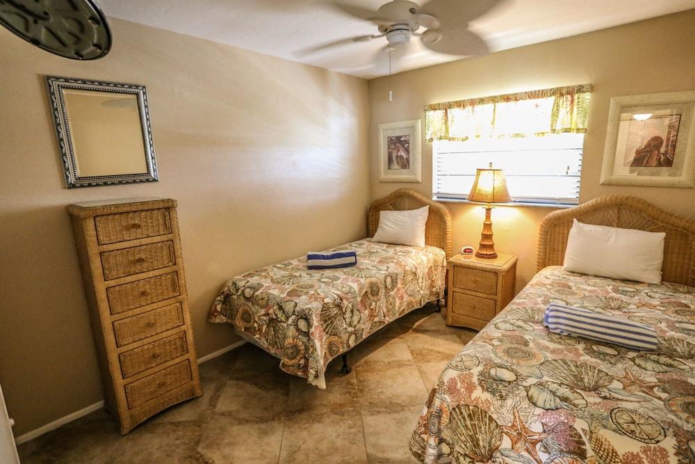 Smuggler's Cove Condo