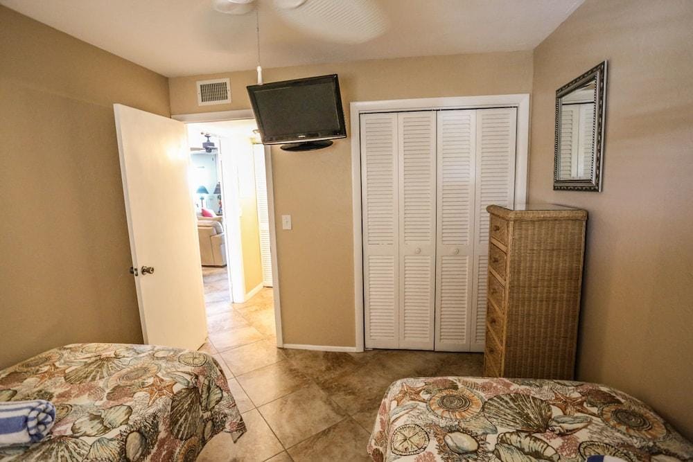 Smuggler's Cove Condo