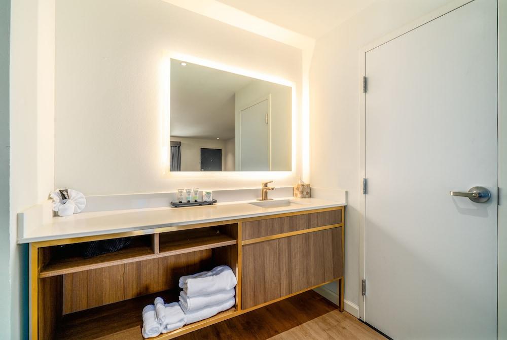 Trend Hotel Lax