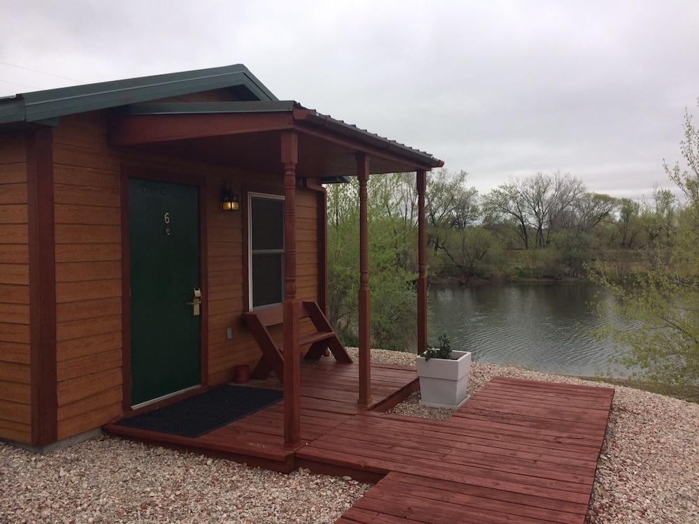 South Platte Cabins & Kennels