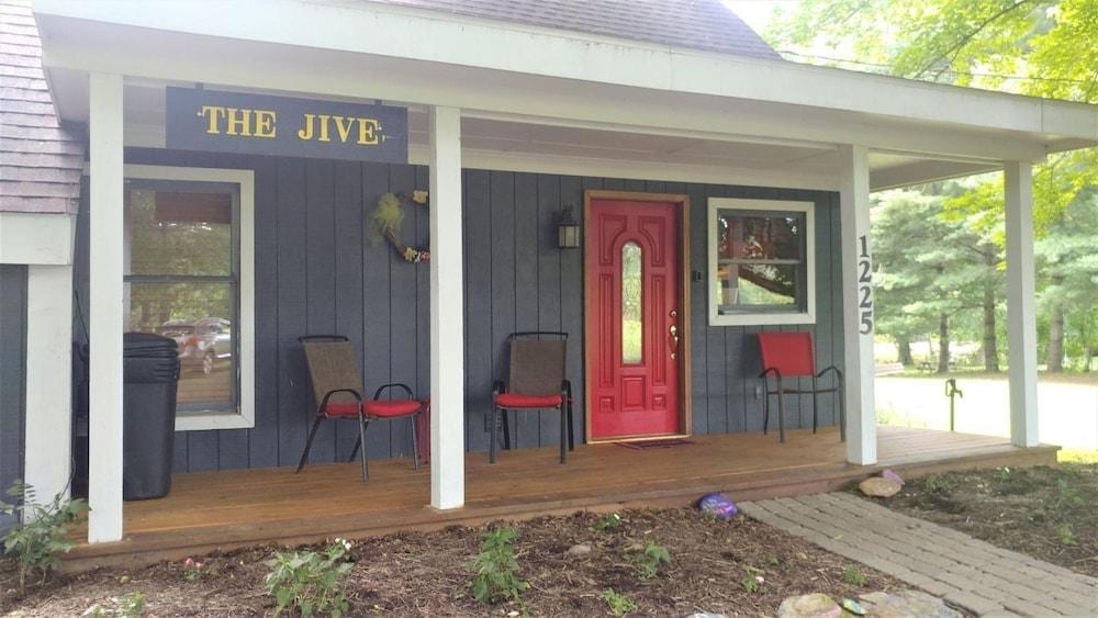 The Jive - Christopher's Riverside Cabins