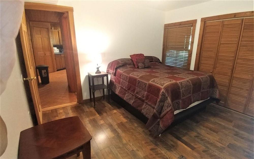 The Jive - Christopher's Riverside Cabins