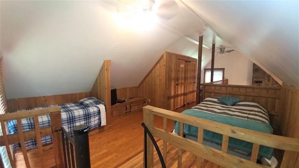 The Jive - Christopher's Riverside Cabins