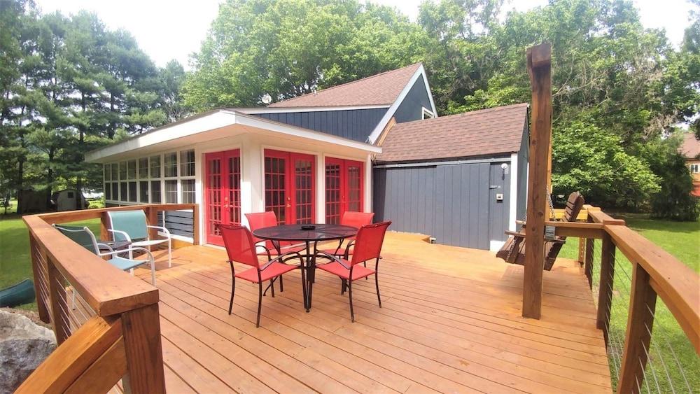 The Jive - Christopher's Riverside Cabins