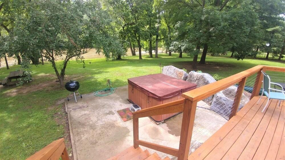 The Jive - Christopher's Riverside Cabins