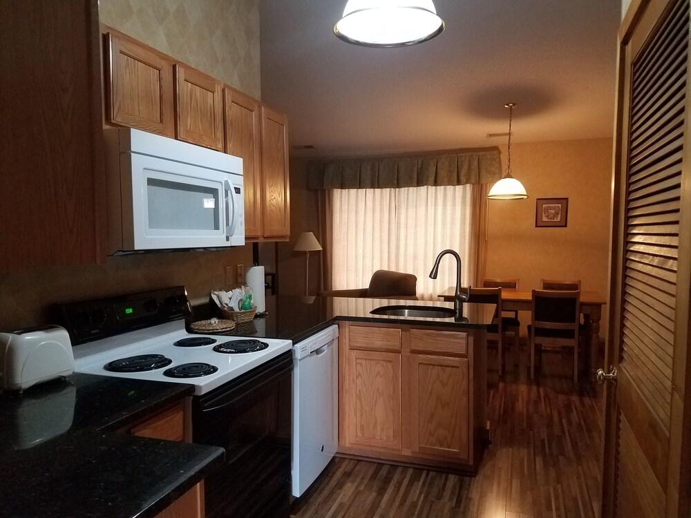 Creekside Village