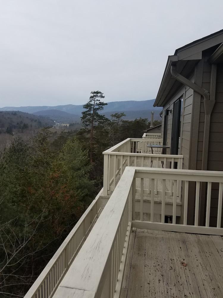 Creekside Village