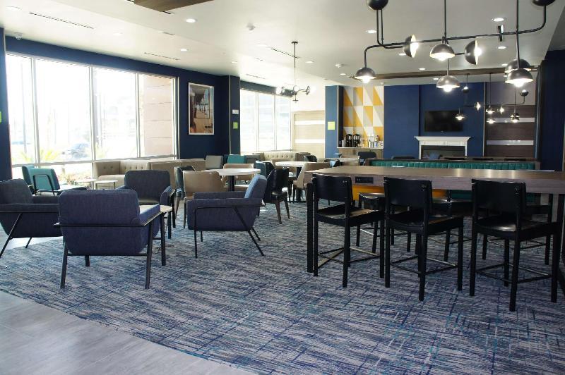 La Quinta Inn & Suites by Wyndham Galveston