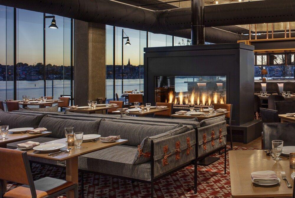 Canopy by Hilton Baltimore Harbor Point