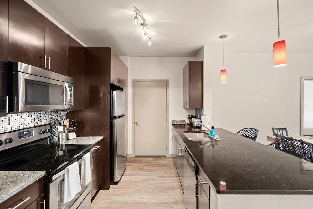 Kasa Dallas Medical District Apartments